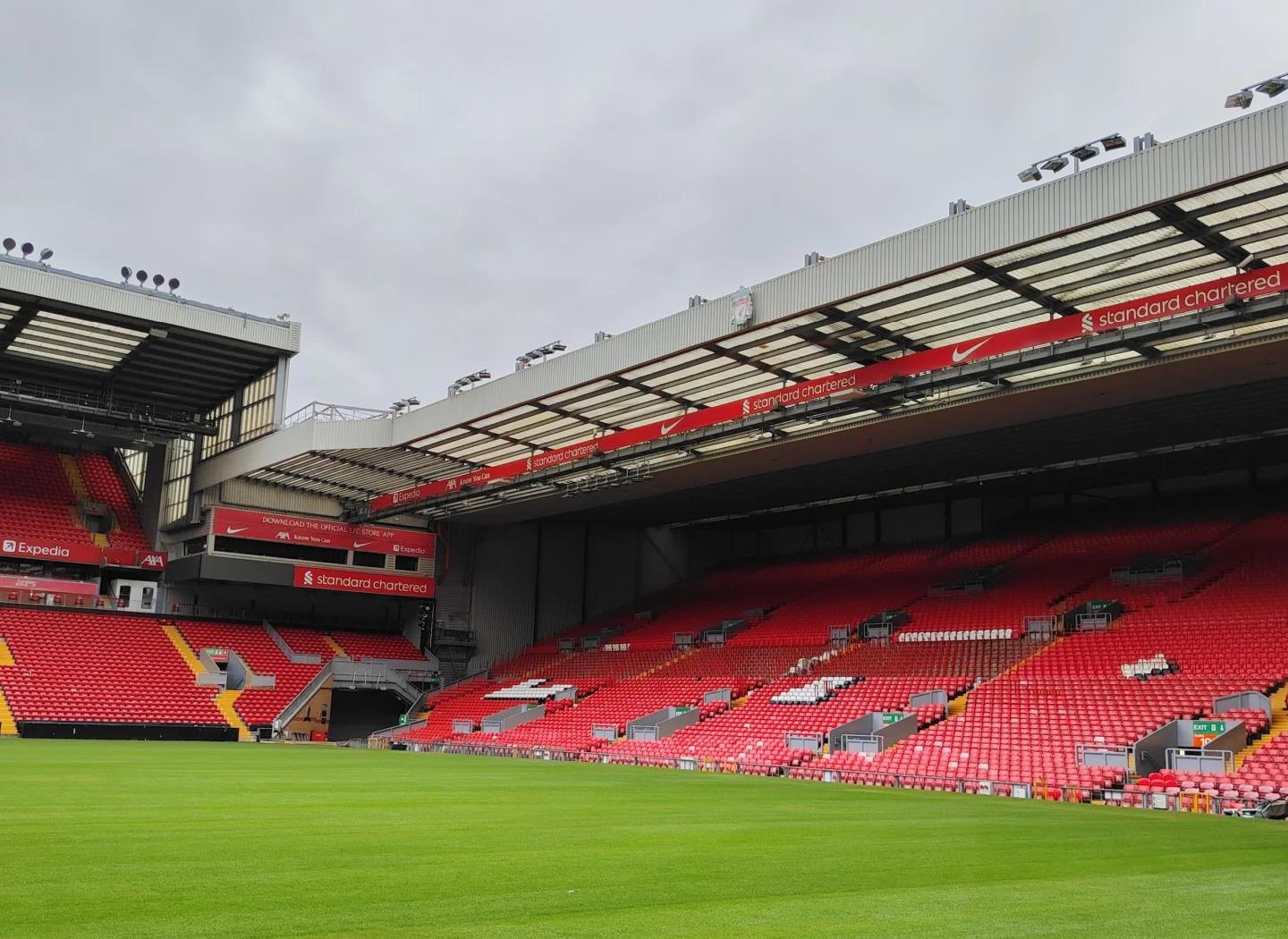 传记作者：莱万曾不满哈维的训练，他在波兰和拜仁都曾施压换帅（传记作者曝：莱万不满哈维训练，曾在波兰与拜仁施压促成换帅）