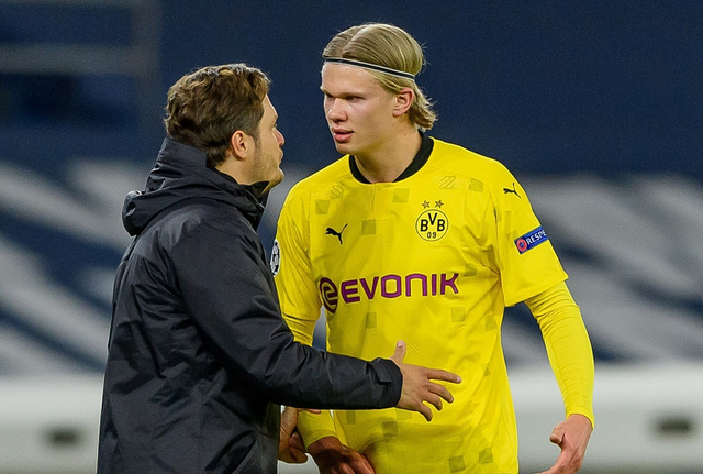 身背两黄，德容与卡萨多在欧冠再吃黄牌就要停赛（德容与卡萨多两黄在身 欧冠再染黄将被停赛）