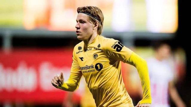 西甲：巴萨客场2-2战平塞维利亚（西甲：巴萨做客与塞维利亚2-2握手言和）