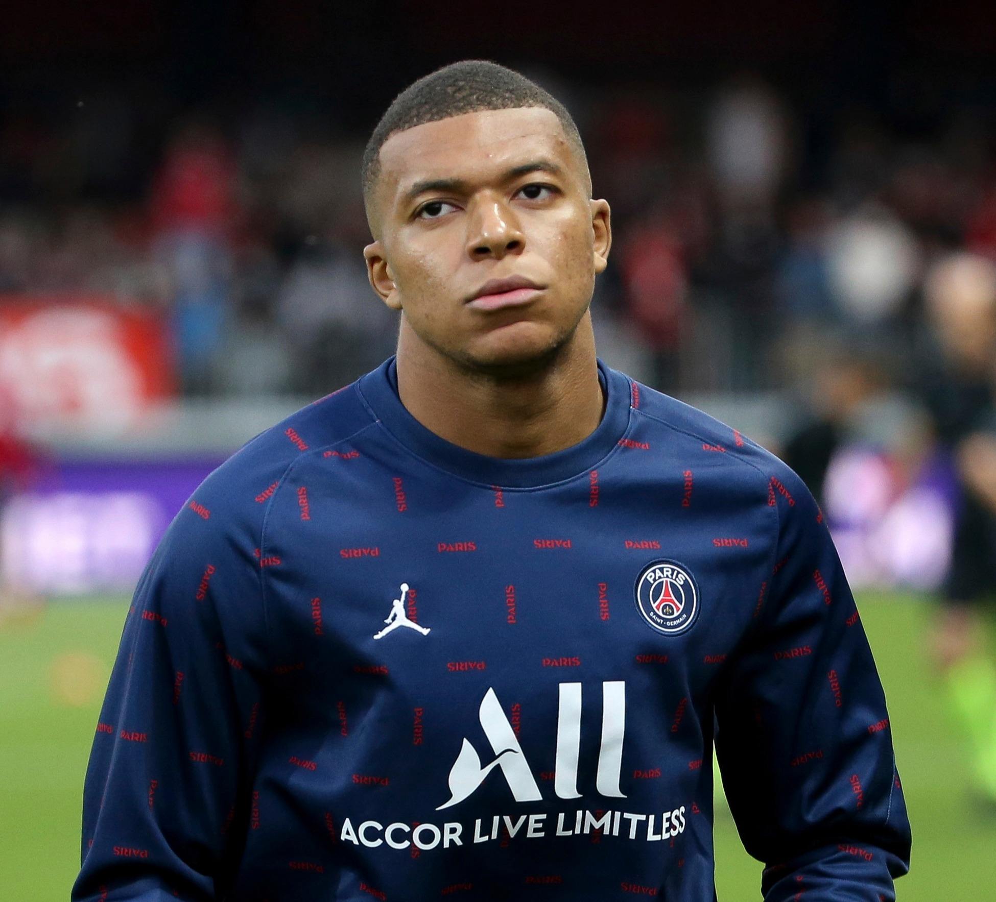 杰伦·布伦森33分率队大胜，助攻数跻身尼克斯队史前18（杰伦·布伦森轰下33分助尼克斯大胜，助攻数跻身队史前18）