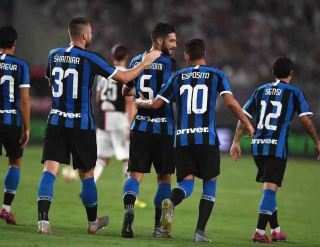 身价高达7000万！名记：利物浦关注巴尔科拉，后者续约不顺（记者：利物浦盯上巴尔科拉，续约受阻，身价约7000万）