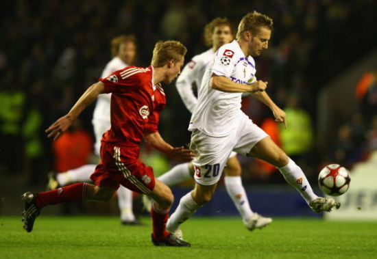 阿媒：阿根廷足协遭司法部门搜查，涉嫌与某金融机构存在关联（阿媒：司法部门突击搜查阿足协，疑与某金融机构有牵连）